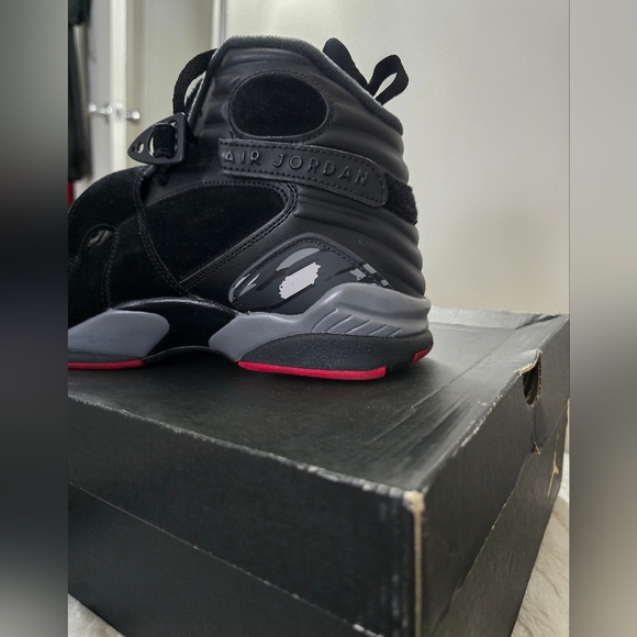 Jordan Black and Gray Sneakers with Cross-Straps - Picture 5 of 7